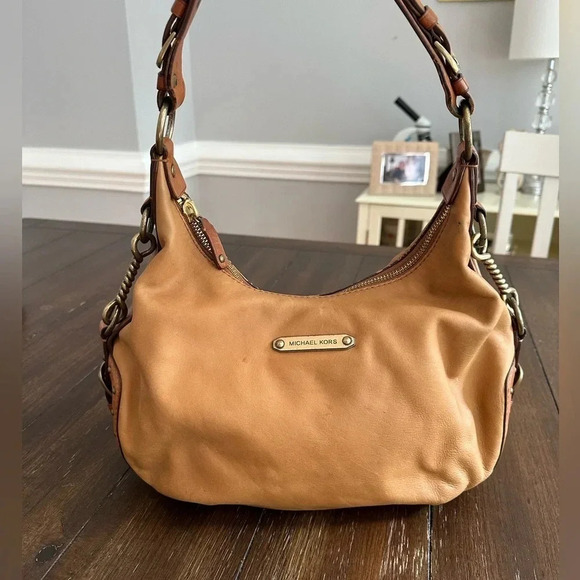 Michael Kors studded bag - Picture 1 of 10